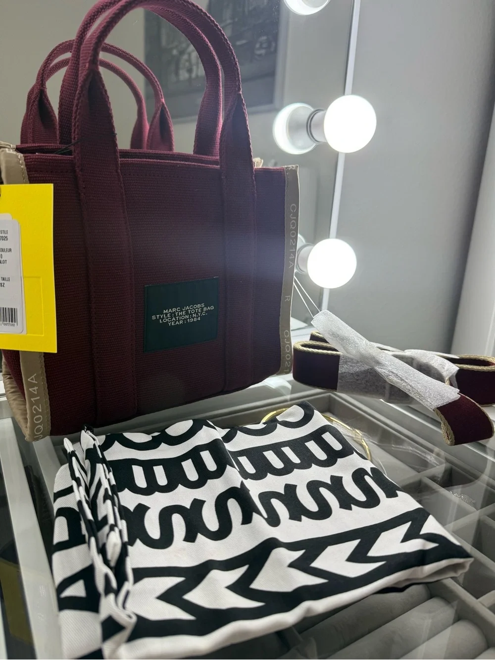 Marc Jacobs The Tote Bag in Merlot - Picture 3 of 3